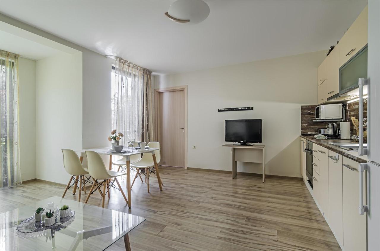 Garden Palace Apartment Varna Exterior photo